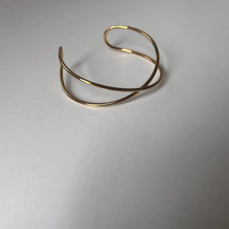 Brazalete Cruzado
