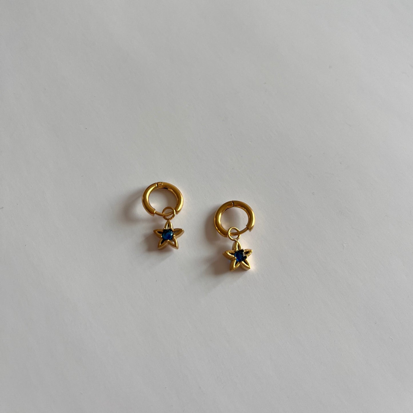 Pendientes aro estrella