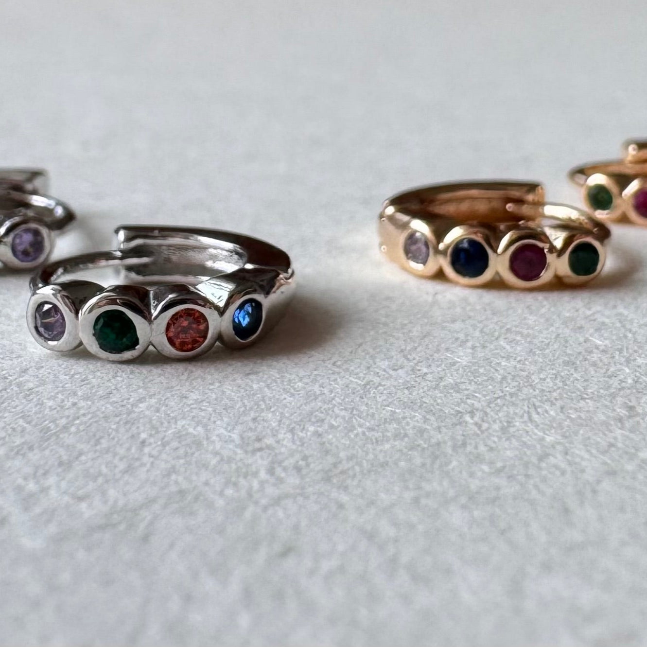 Pendientes mini circonitas colores