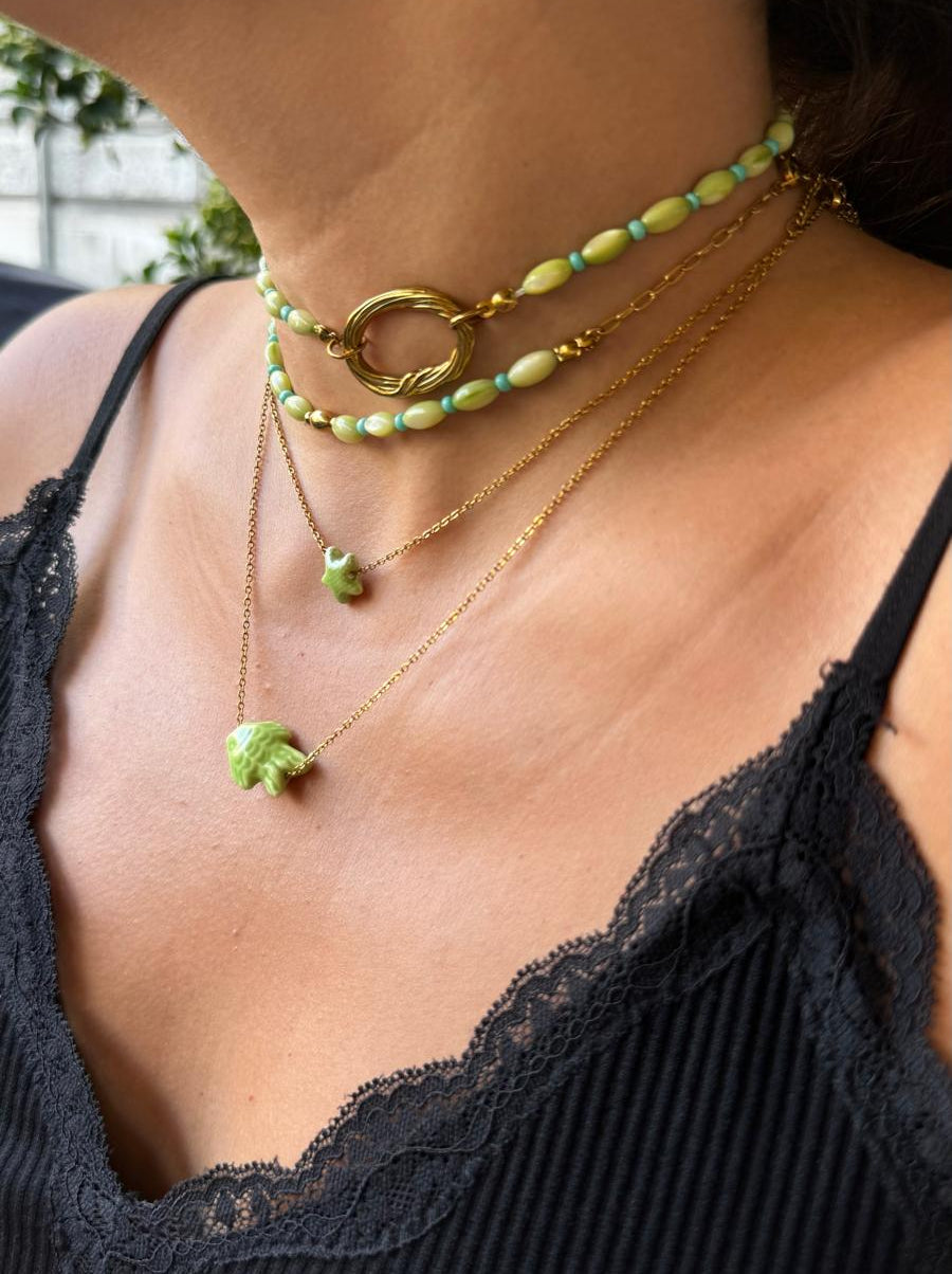 collar largo verde