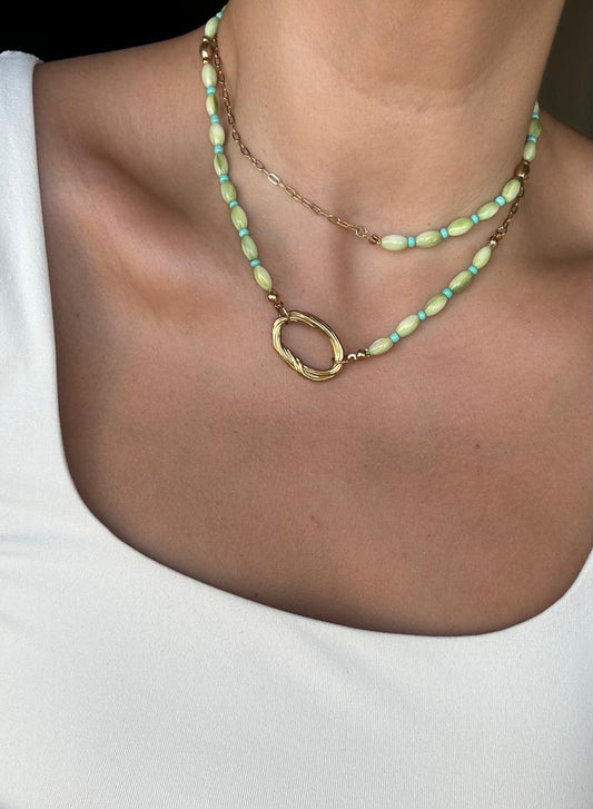 collar largo verde