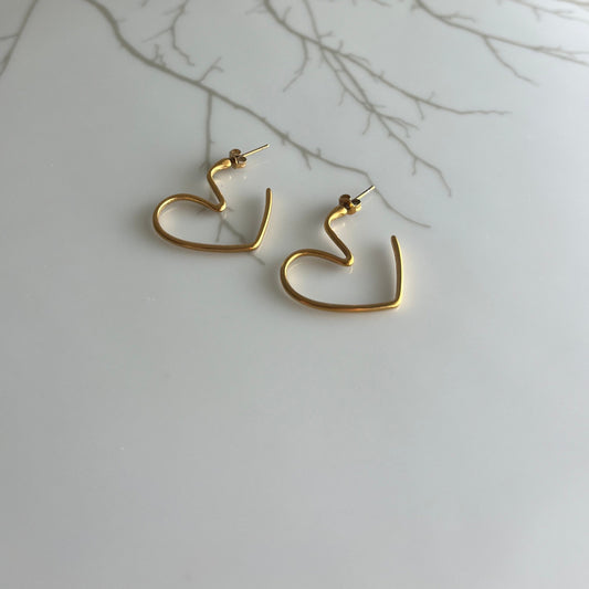 Pendientes silueta corazón